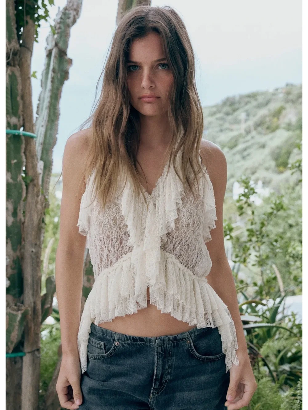 Zara RUFFLED LACE TOP - Picture 1 of 7
